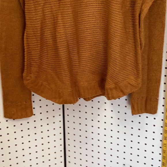 Sweater - Picture 3 of 4